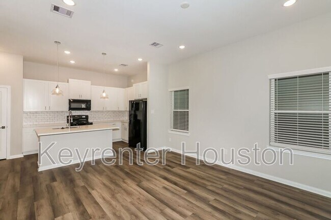 Foto del edificio - 9910 Clark Rd