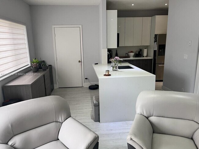 Foto del edificio - 4746 Lago Vista Dr