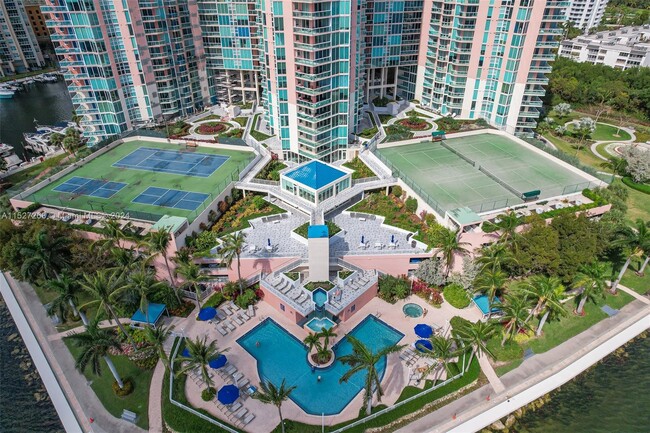 Foto del edificio - 3370 NE 190th St