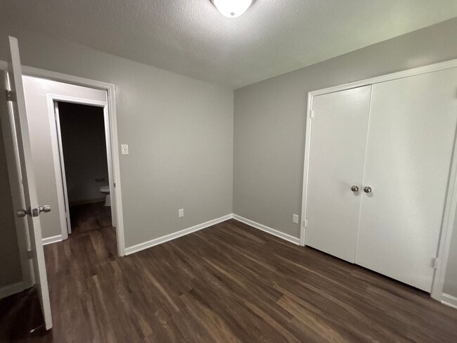 Building Photo - 5095 Corkwood Dr