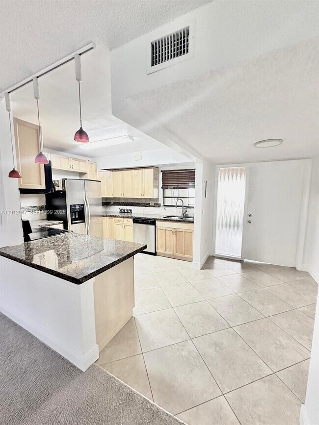 Foto del edificio - 8632 NW 34th Pl