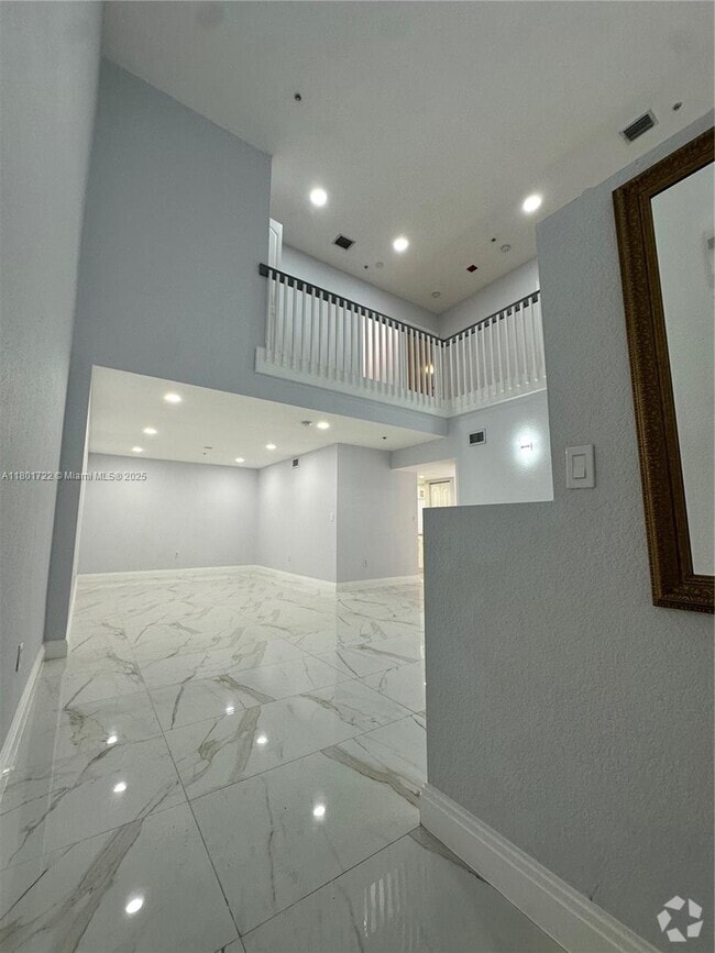 Building Photo - 17425 NW 75th Pl