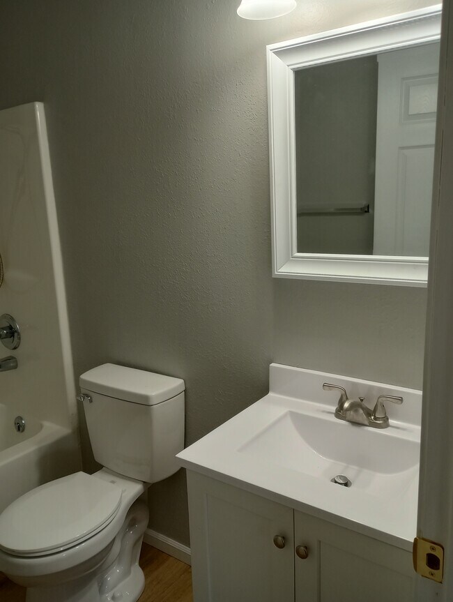 101 S Mapleshade Rd Unit D, Cuba, MO 65453 Apartments in Cuba, MO