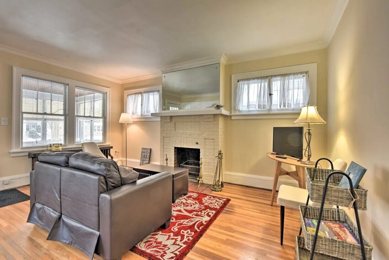 Foto principal - Beautiful 4 bedroom in Mac Groveland area