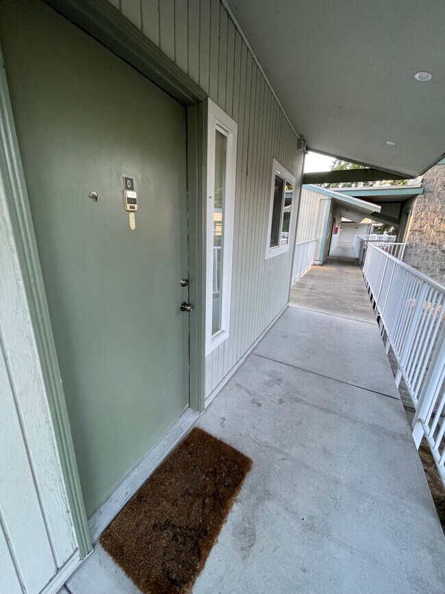 Building Photo - 5810 200th St SW apt D