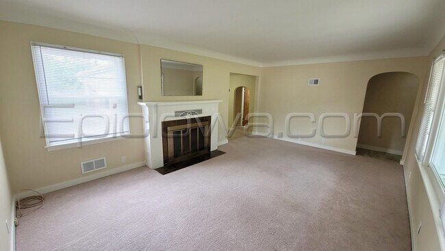 Foto del edificio - 3601 Center Point Rd NE