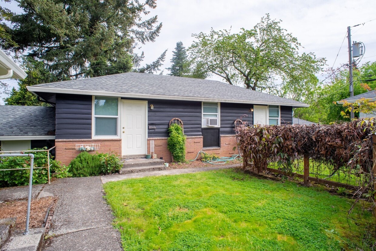 Primary Photo - 6923-6923 NE Prescott St