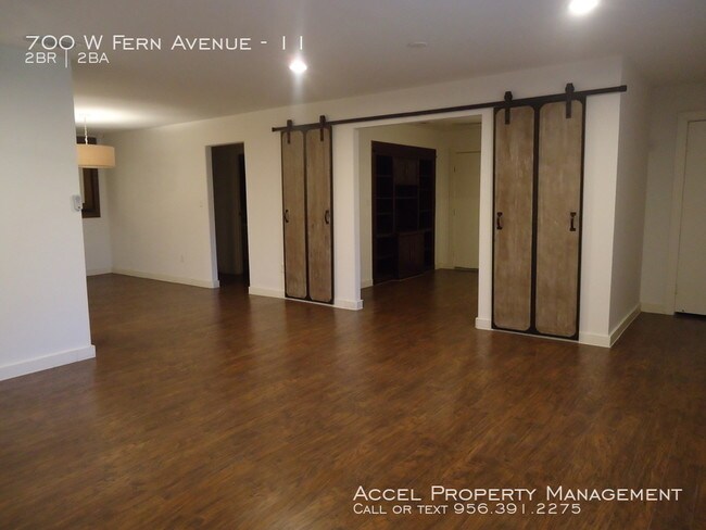 Foto del edificio - 700 W Fern Ave