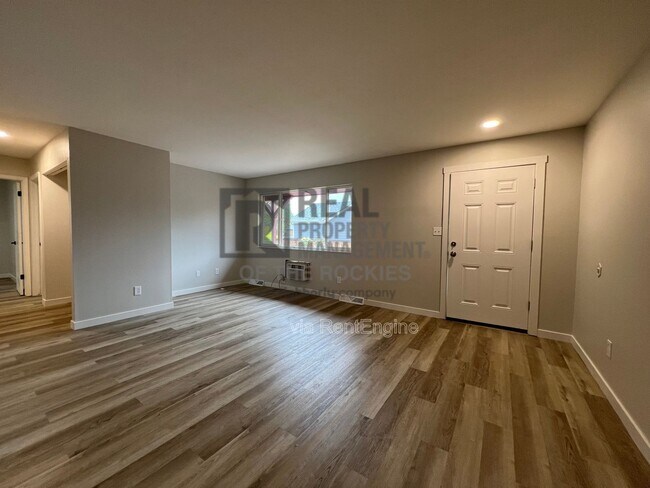 Building Photo - 1642 Larch St