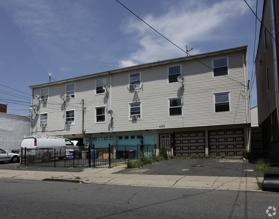 Foto del edificio - 609-613 E Jersey St