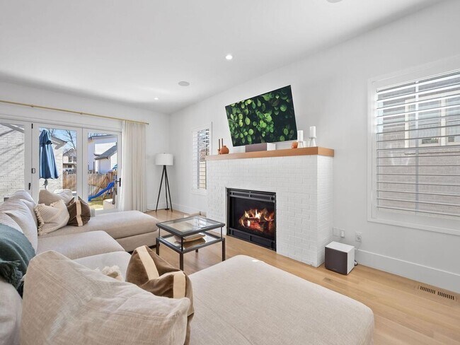Foto del edificio - 5 Bedroom Single Family Home in Denver