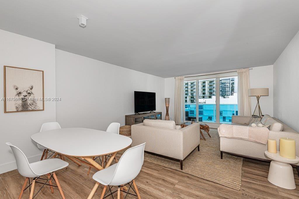 Foto principal - 2301 Collins Ave