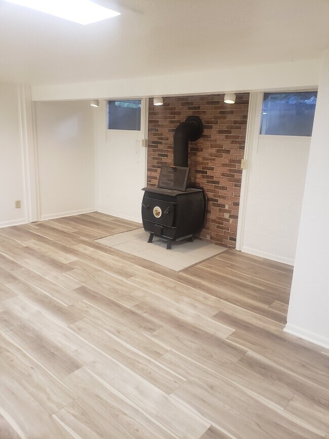 Foto del edificio - 500 S Western Ave