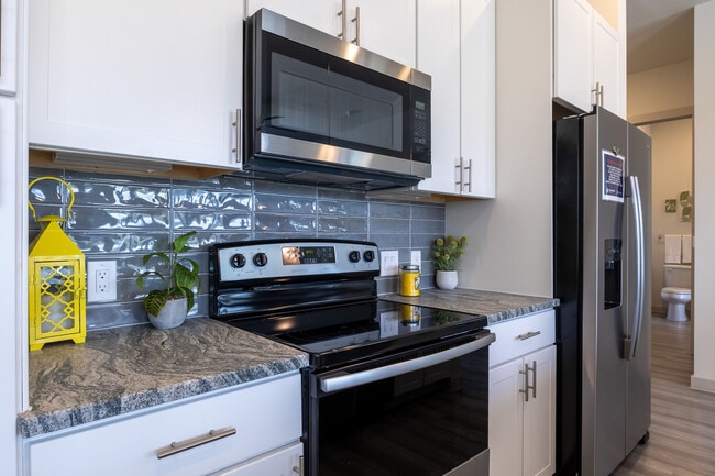 Building Photo - Charleston at Fannin Station