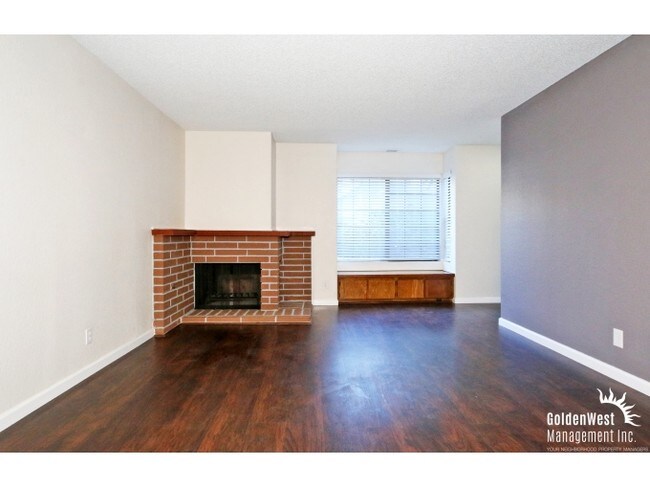 Building Photo - 4054 Nobel Dr