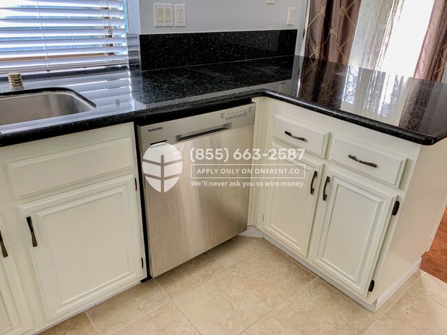 Building Photo - 5276 Rio Lobo Dr