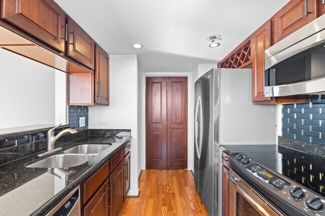 Foto del edificio - 3525 Sage Rd