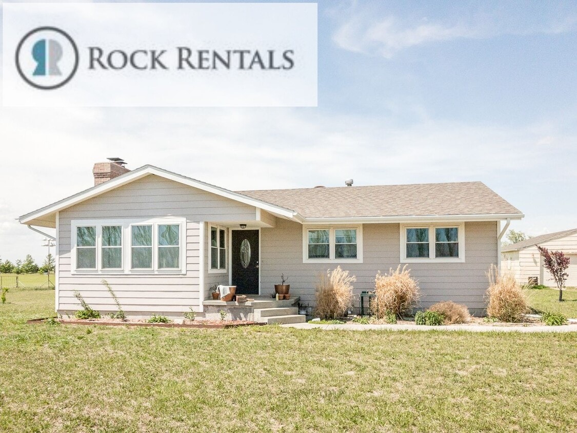 Primary Photo - COMING SOON! 4 Bed 2.5 Bath in the country!
