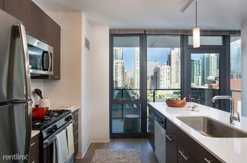 Foto principal - 2 br, 2 bath Apartment - 633 N Wells