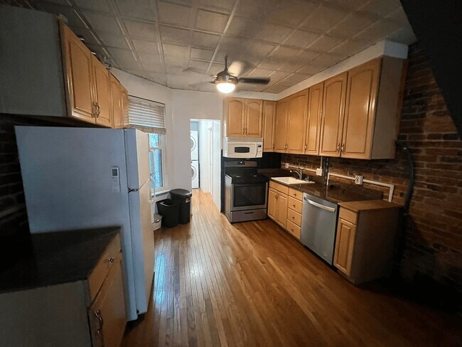 Foto del edificio - 228 Parker St NE