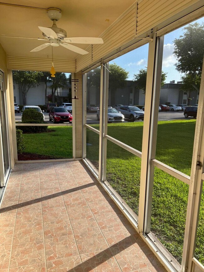 385 Piedmont J, Delray Beach, FL 33484 Condo for Rent in Delray Beach