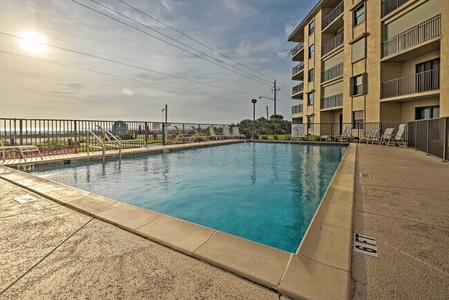 Foto del edificio - 2730 Ocean Shore Blvd