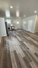 Building Photo - 3850 Peru Rd