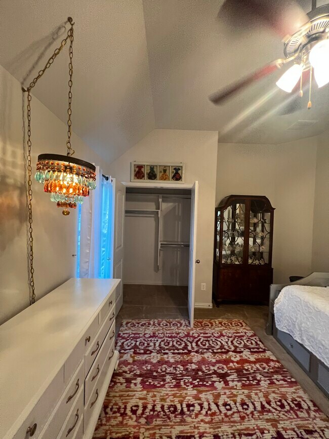 Foto del edificio - 531 Catherine Ln