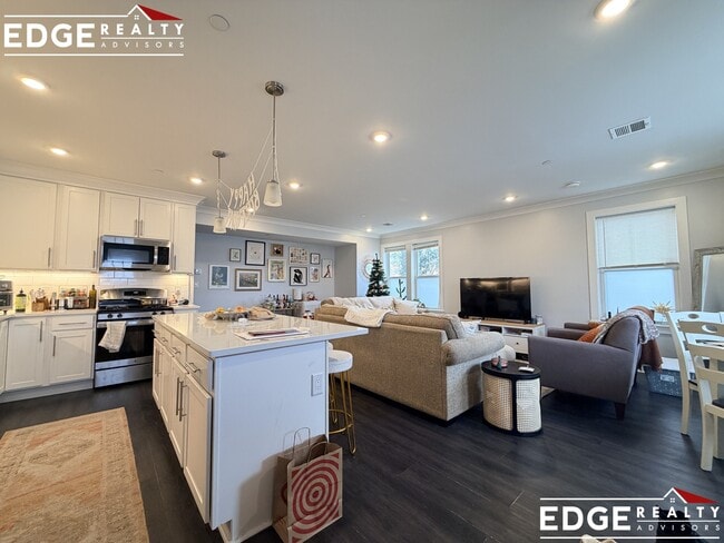 Building Photo - 80 North Beacon St