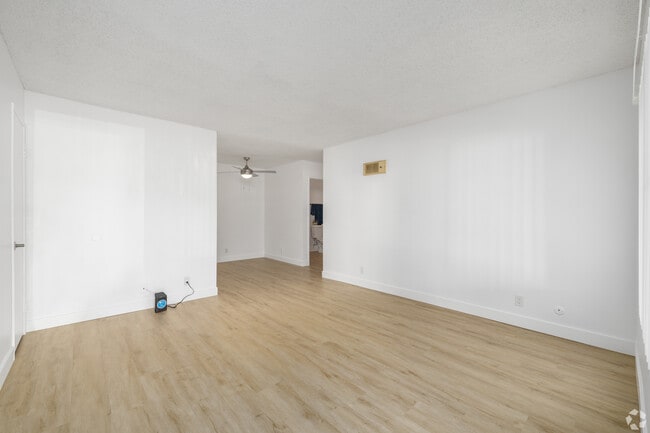 Building Photo - View