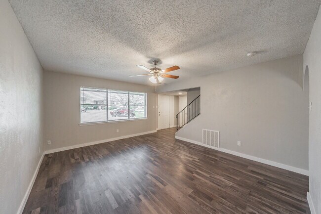 Foto del edificio - 1774 Belshire Ct