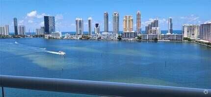 Building Photo - 2600 Island Blvd