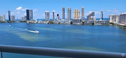 Building Photo - 2600 Island Blvd