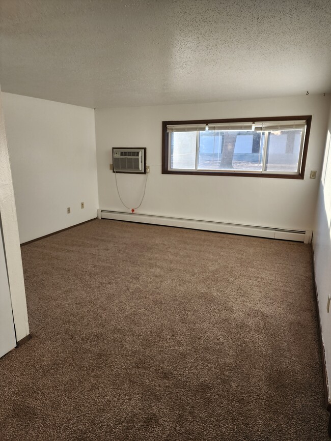 Building Photo - 618 Heritage Dr
