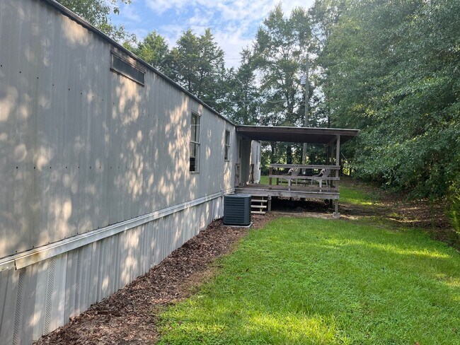Building Photo - 2 Bed, 2 Bath Mobile Home Available Now!