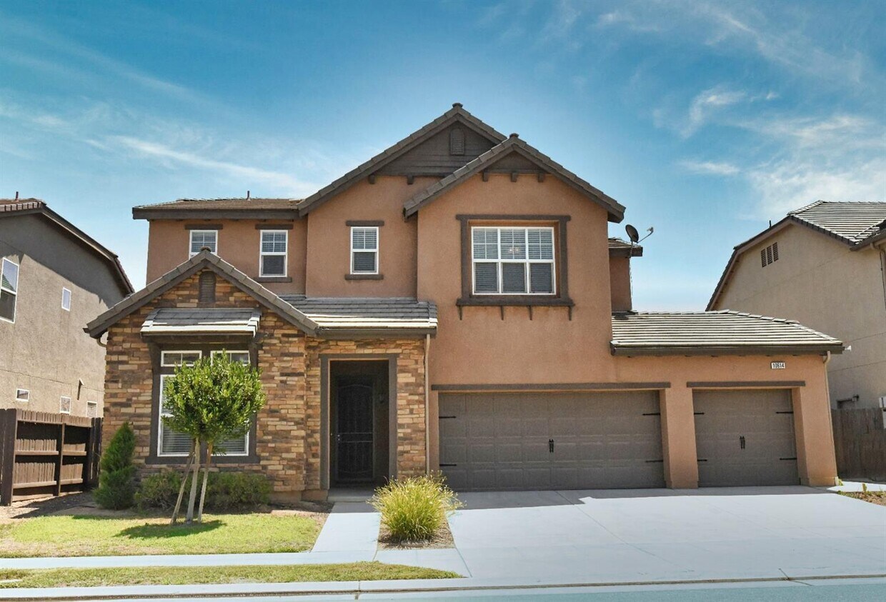 Primary Photo - 10614 N Sierra Vista Ave