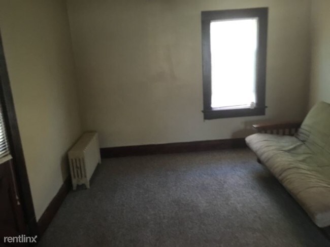Building Photo - 2 br, 1 bath Apartment - 608 Depot St
