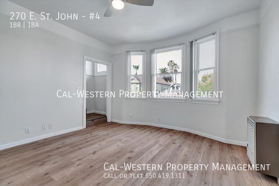 Primary Photo - Upstairs Victorian One Bedroom One Bathroo...