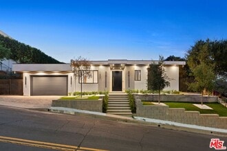 Building Photo - 16851 Encino Hills Dr