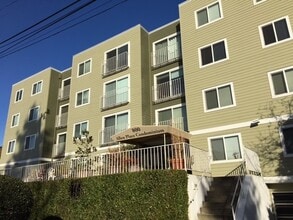 Building Photo - 800 N Allen Pl