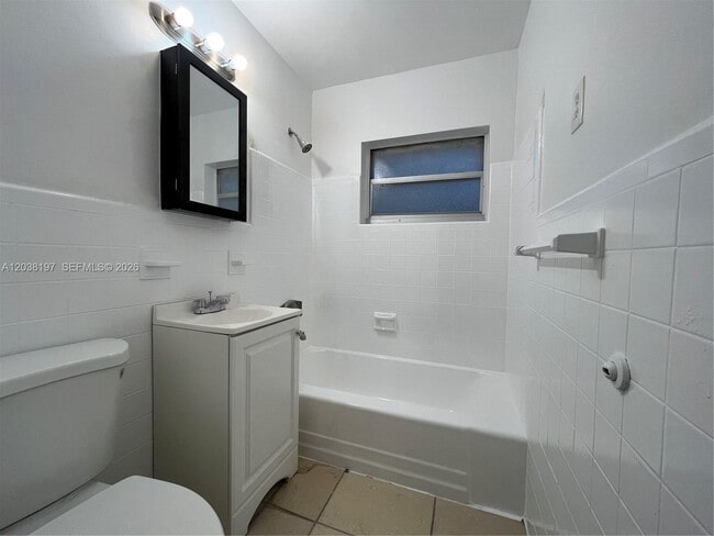 Building Photo - 6543 SW 28th St