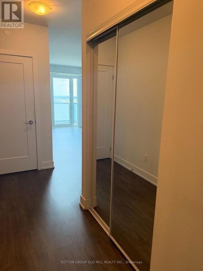 Photo du bâtiment - 2550 Simcoe St N