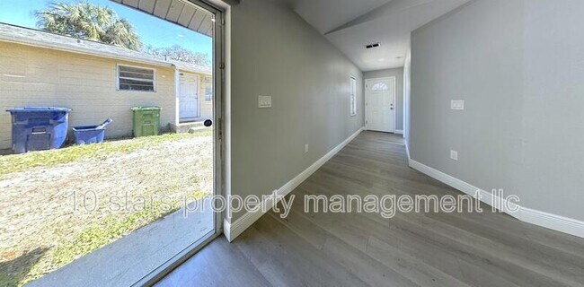 Foto del edificio - 3422 E Wilder Ave