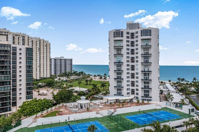 Foto del edificio - Rare 18th-Floor 3 bed, 3 bath Beachfront C...