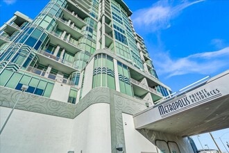 Building Photo - 360 E Desert Inn Rd