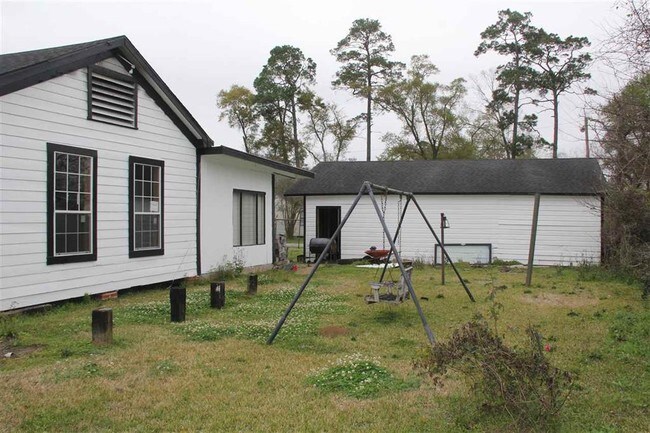 Foto del edificio - 3990 Detroit Ave