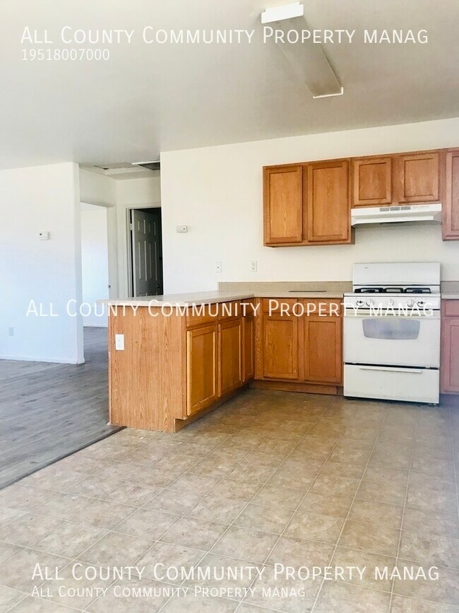 Foto del edificio - ~MOVE IN SPECIAL~ 3 Bed 2 Bath Townhome in...