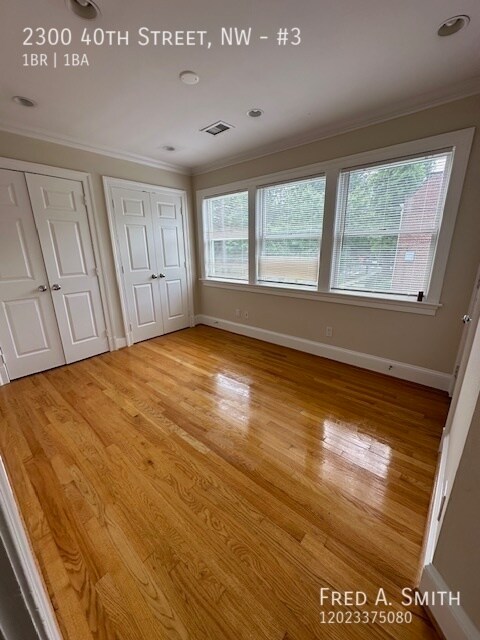 Building Photo - Glover Park Spacious Beautiful One-Bedroom...