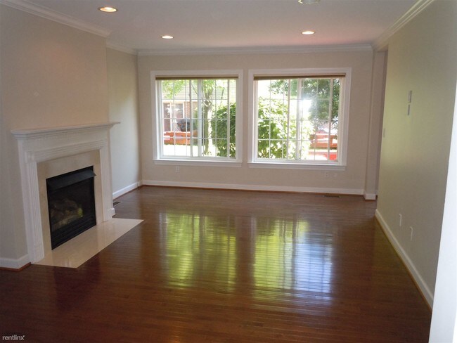 Foto del edificio - 3 br, 2.5 bath Condo - 304 James Cir
