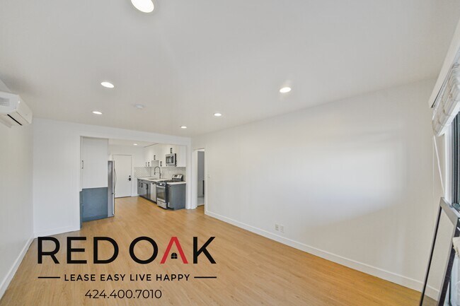 Foto del edificio - ~1 Month FREE~ Breathtaking One Bedroom wi...